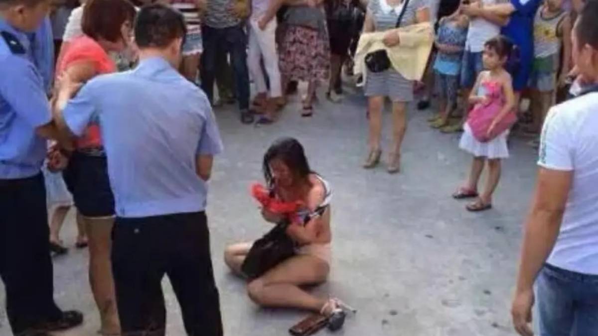 最慘大婆︱河南女當街打小三 8年兩被逮捕惹質疑 最慘大婆︱河南女當街打小三 8年兩被逮捕惹質疑