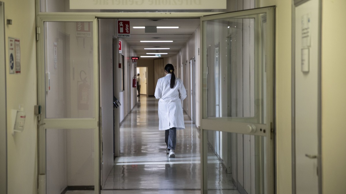 英國護士值夜班激戰同事 匿入房傳出「碰撞聲」罰革職除牌