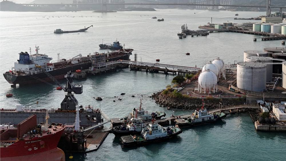 伊朗局勢｜兩中國油輪駛向霍爾木茲海峽 或美伊停火後首批通行船隻