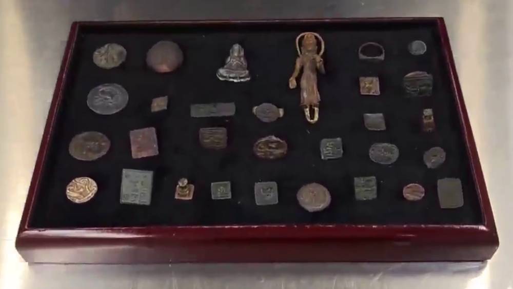 西九龍｜外籍男攜「百寶袋」出境 揭走私30件古文物