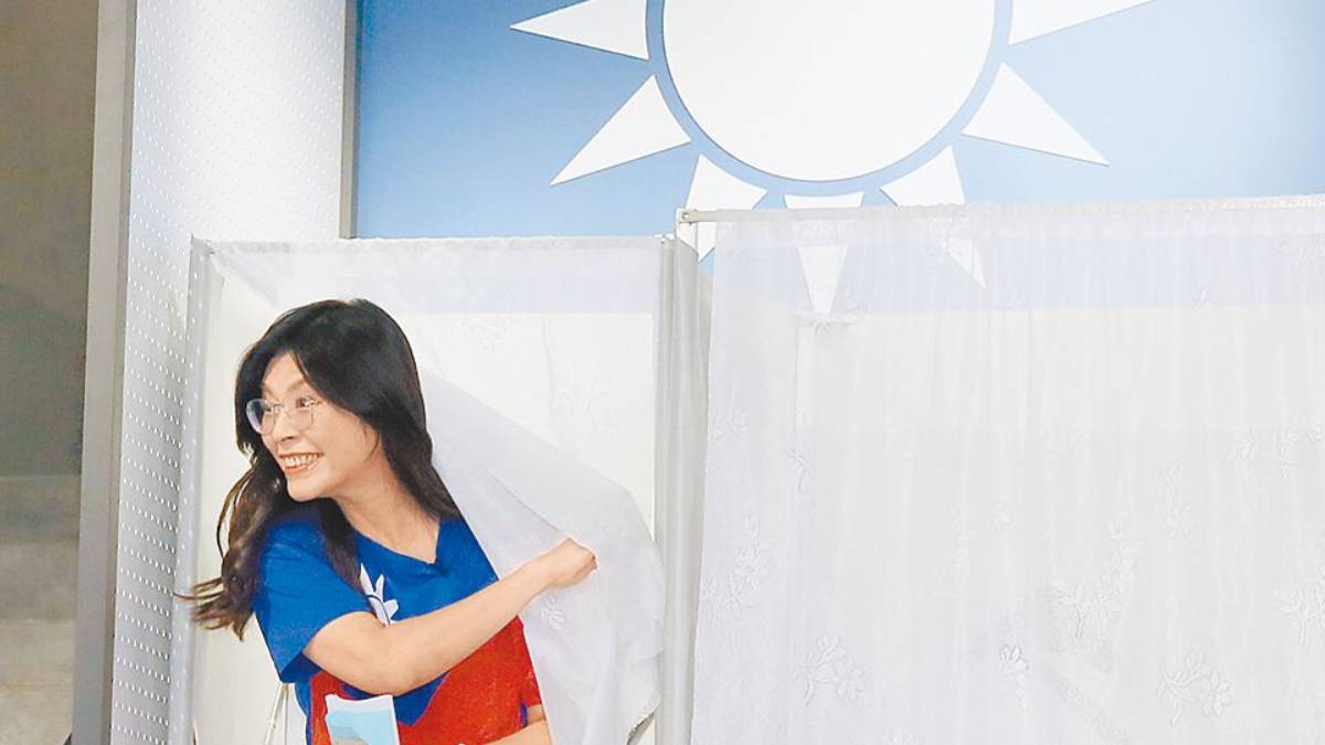 鄭麗文掌國民黨 藍營憂被貼「親中」標籤不利選舉 鄭麗文掌國民黨 藍營憂被貼「親中」標籤不利選舉