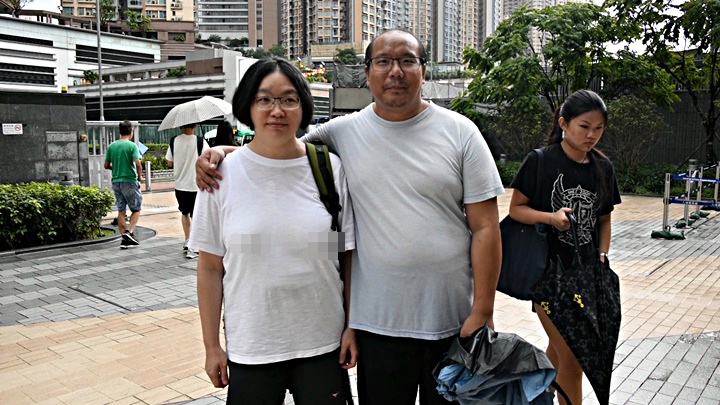 Save Lily｜Danny父母到入境處總部辦出世紙  當局已核實有關資料
