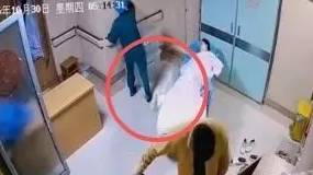 推車護欄突打開 新生嬰墮地骨折出血|有片 推車護欄突打開 新生嬰墮地骨折出血|有片