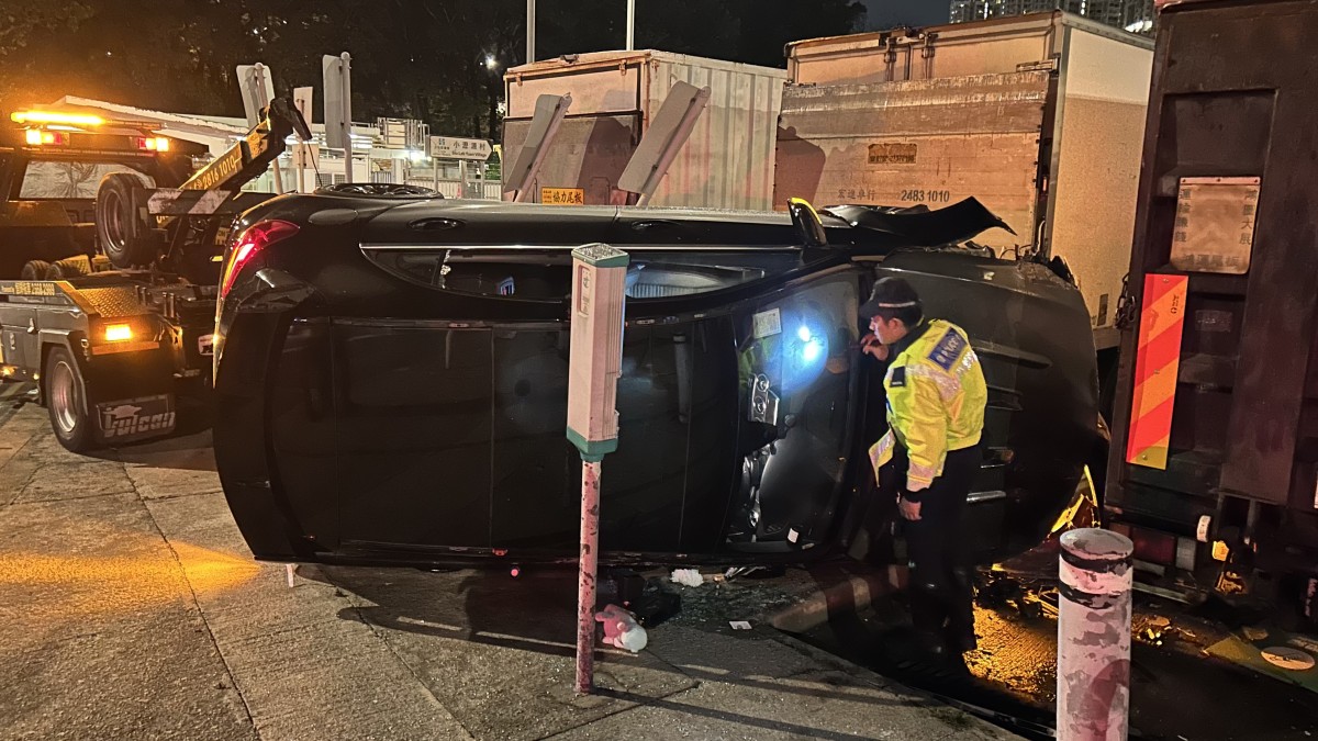 沙田私家車失控撼路版翻側 男司機吹波逾百度 趕赴女友寓所箍煲失事