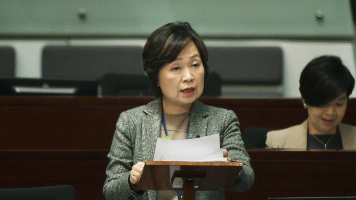 大學生｜蔡若蓮：非本地本科生達2萬人 已與內地合作加強核查阻截假學歷