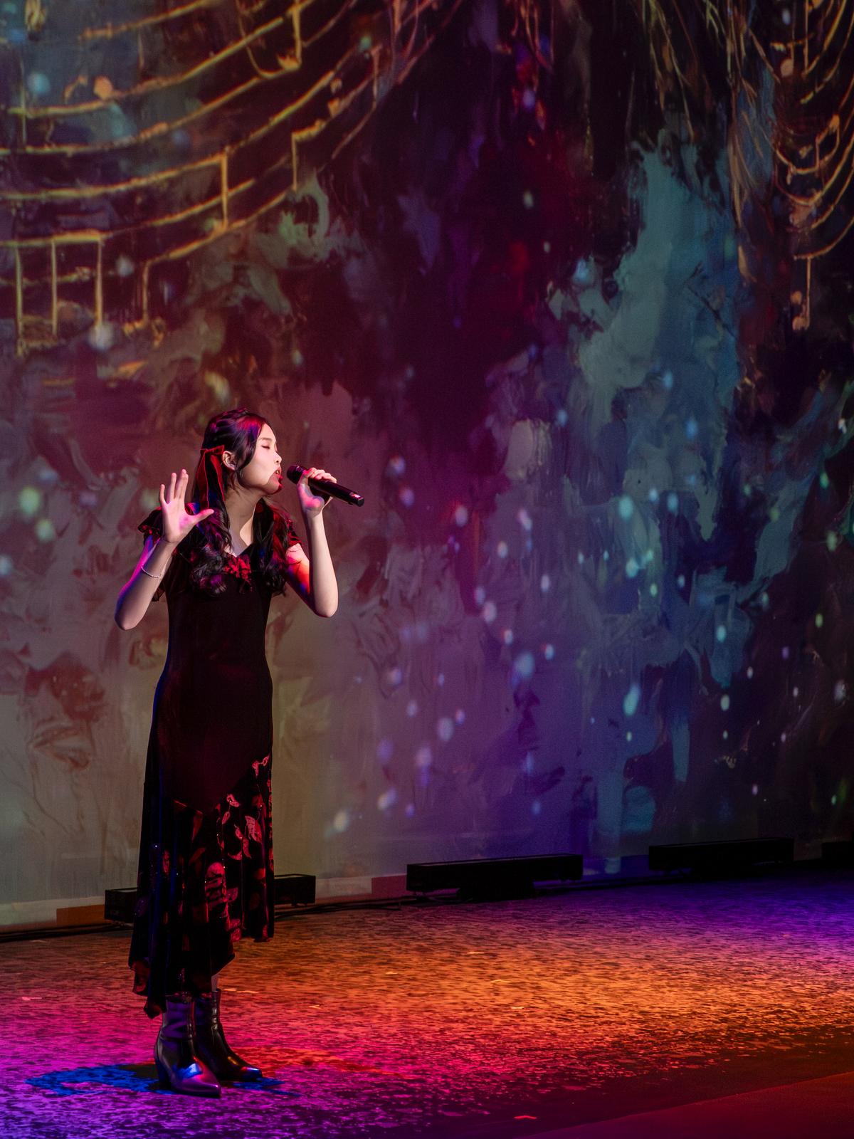 鄺頌芝 演奏．唱．作新秀 首屆香港音樂劇節最年輕得獎者