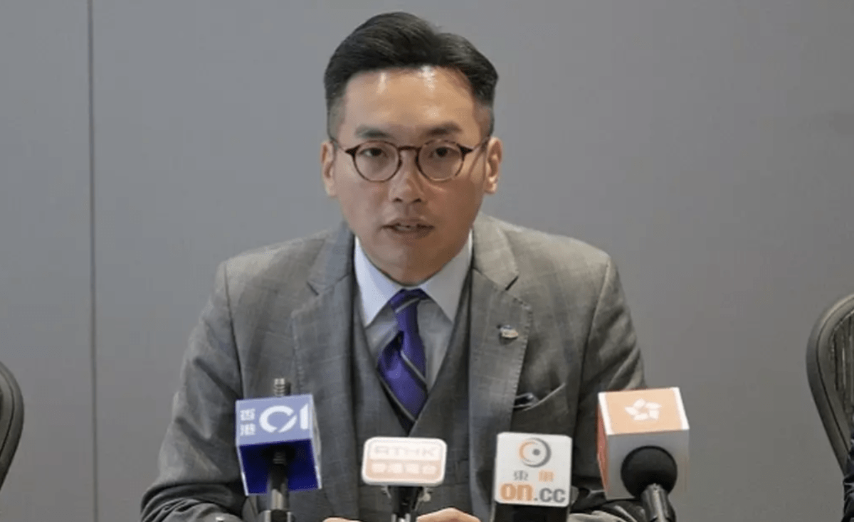 35+顛覆案｜楊岳橋今晨刑滿出獄　由七人車載離赤柱監獄