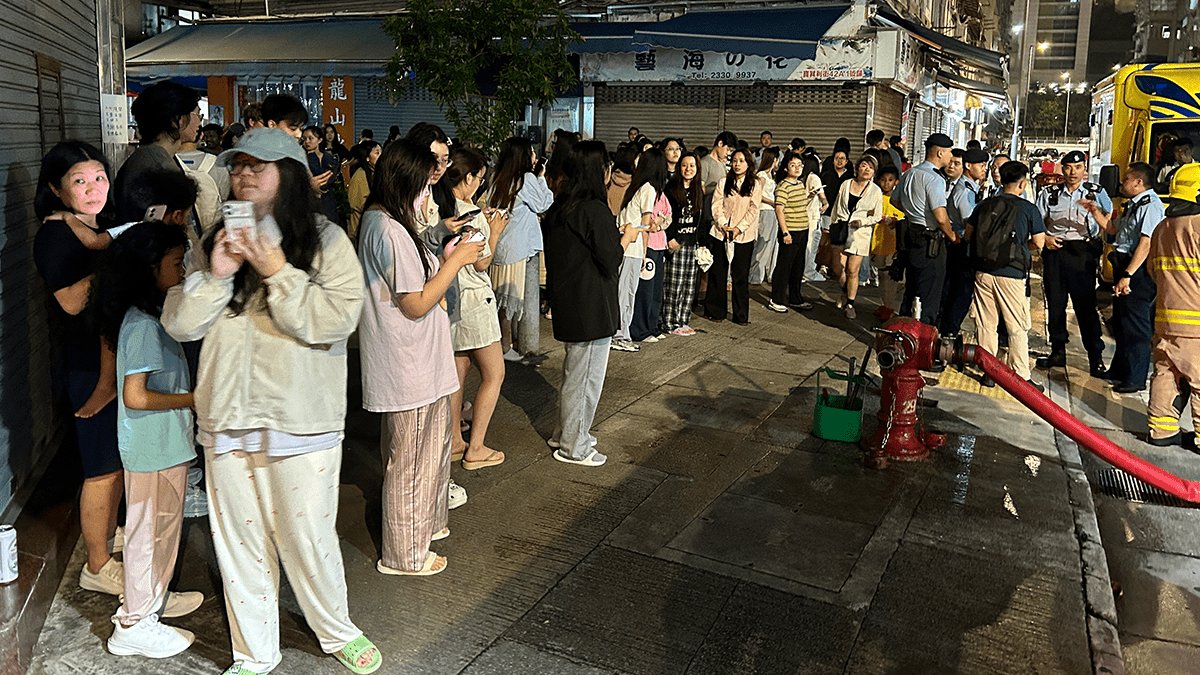 紅磡盈采華庭單位火警 半百居民疏散 疑電池爐冒煙肇禍