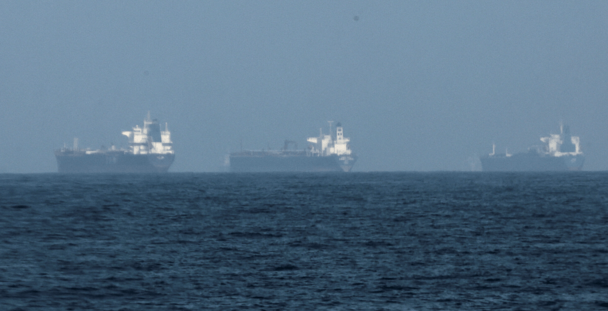 伊朗局勢｜伊朗革命衞隊據報突關閉霍峽 2中國貨輪罕見被逼掉頭