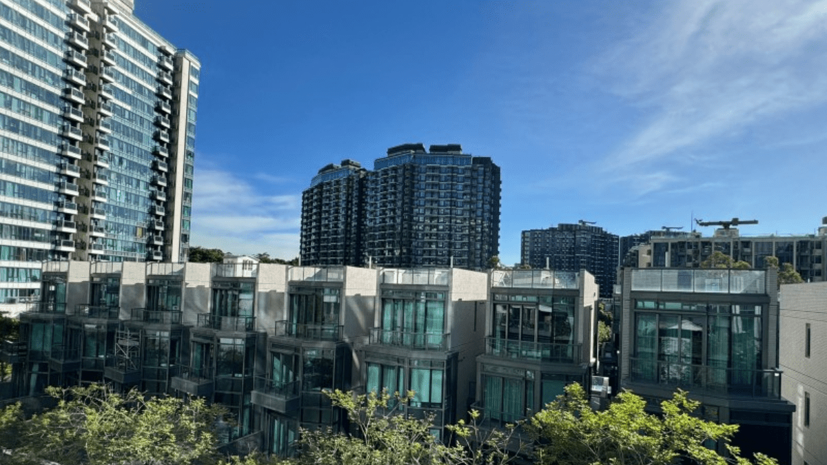 屯門上源細價銀主盤掀5組客競逐410萬拍出低估價近15%