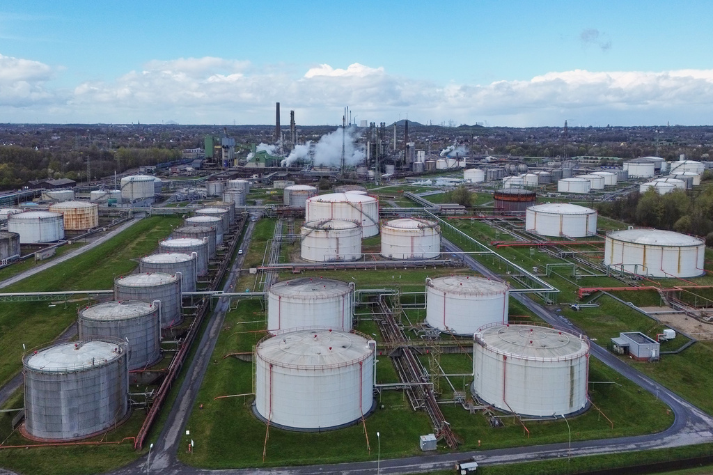 伊朗局勢｜美伊停火前 油市驚現10億美元神秘沽空盤