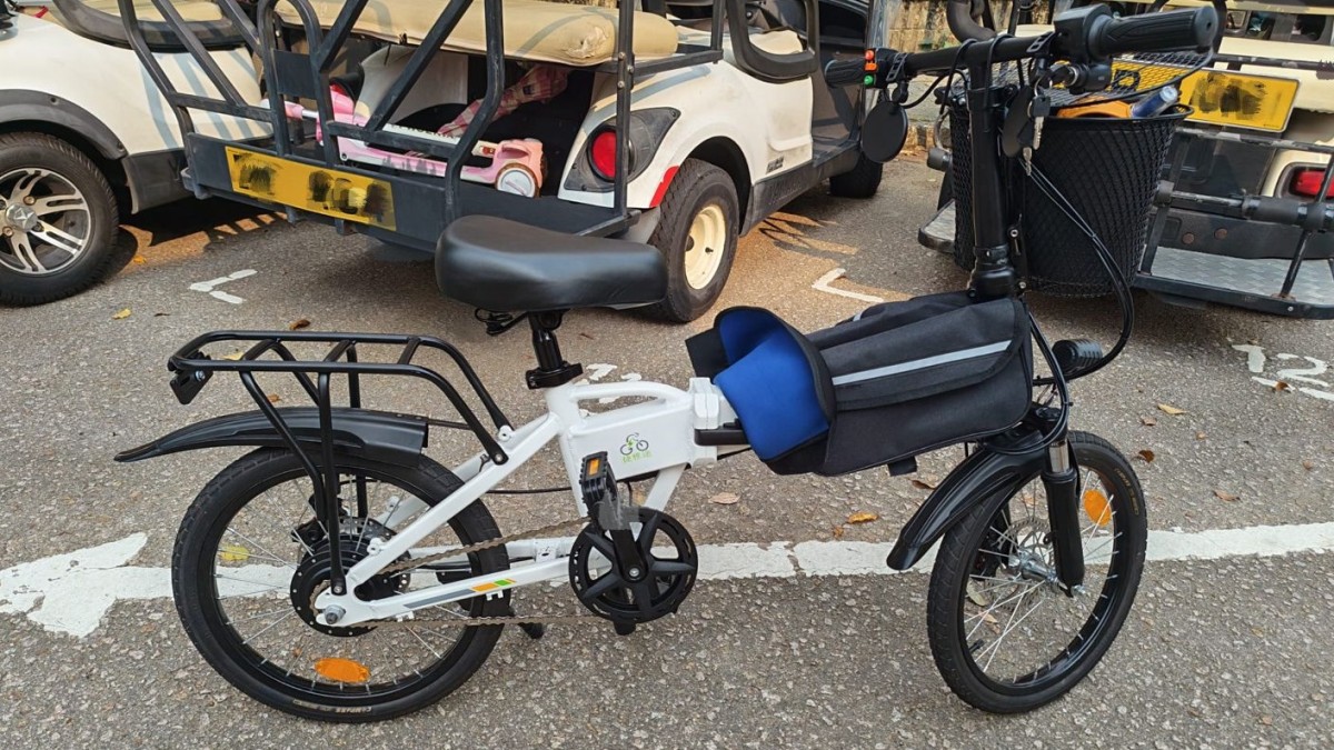 大嶼山警打擊非法使用電動單車 拘2男1女 涉5宗罪