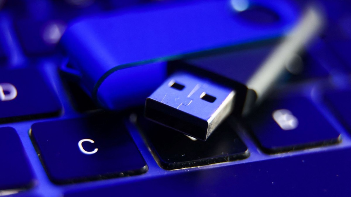 扮工皇帝｜熊本公務員返工睇鹹網還抄落USB　遭同事告發罰停職4個月