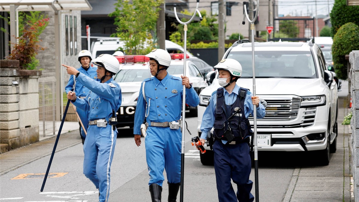 日本熊出沒｜宇都宮黑熊闖鬧市94校停課兩日 藏身民居草叢終中麻醉針落網