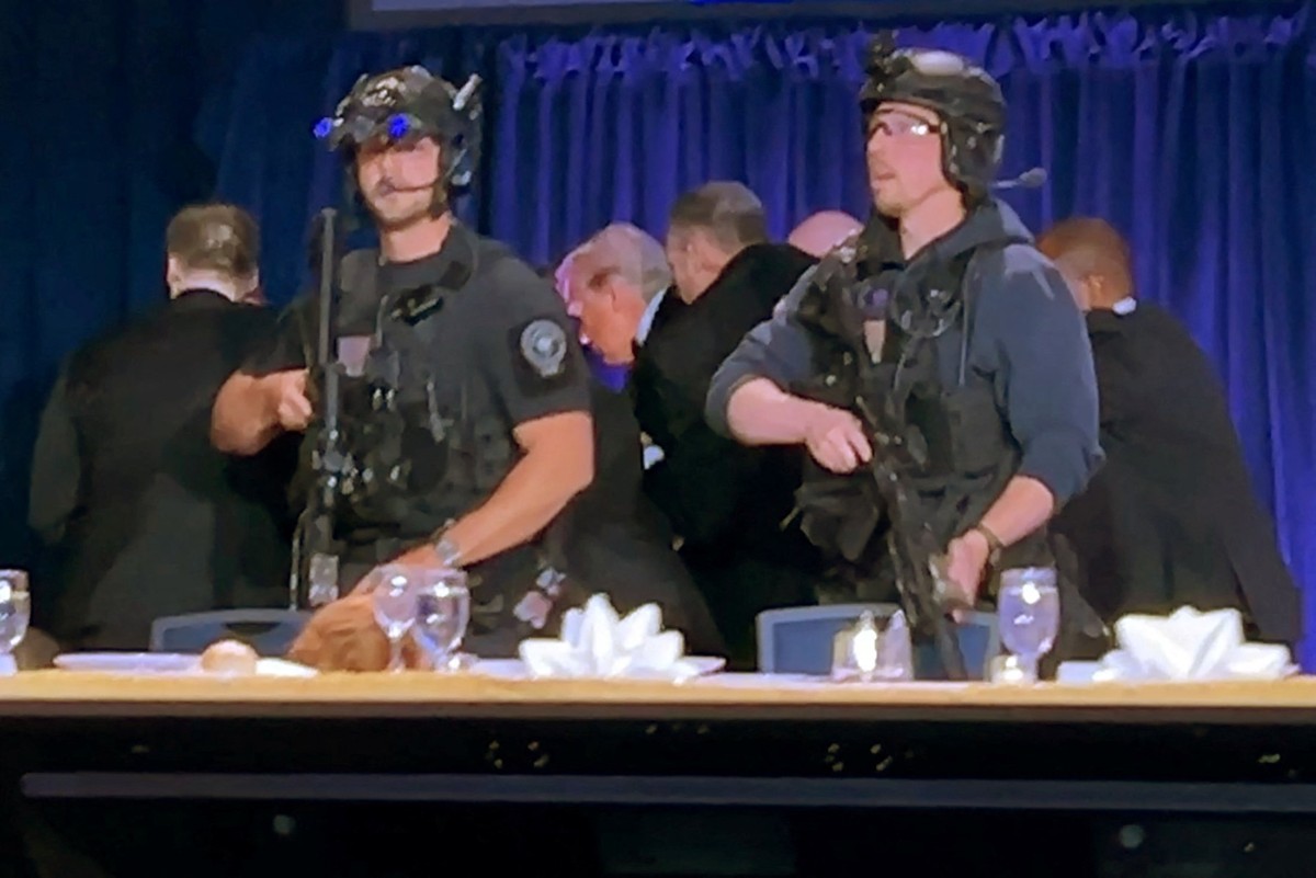 白宮記者晚宴槍擊 | 特朗普：不知道是否槍手直接目標 不讓容易護送以了解發生什麼事