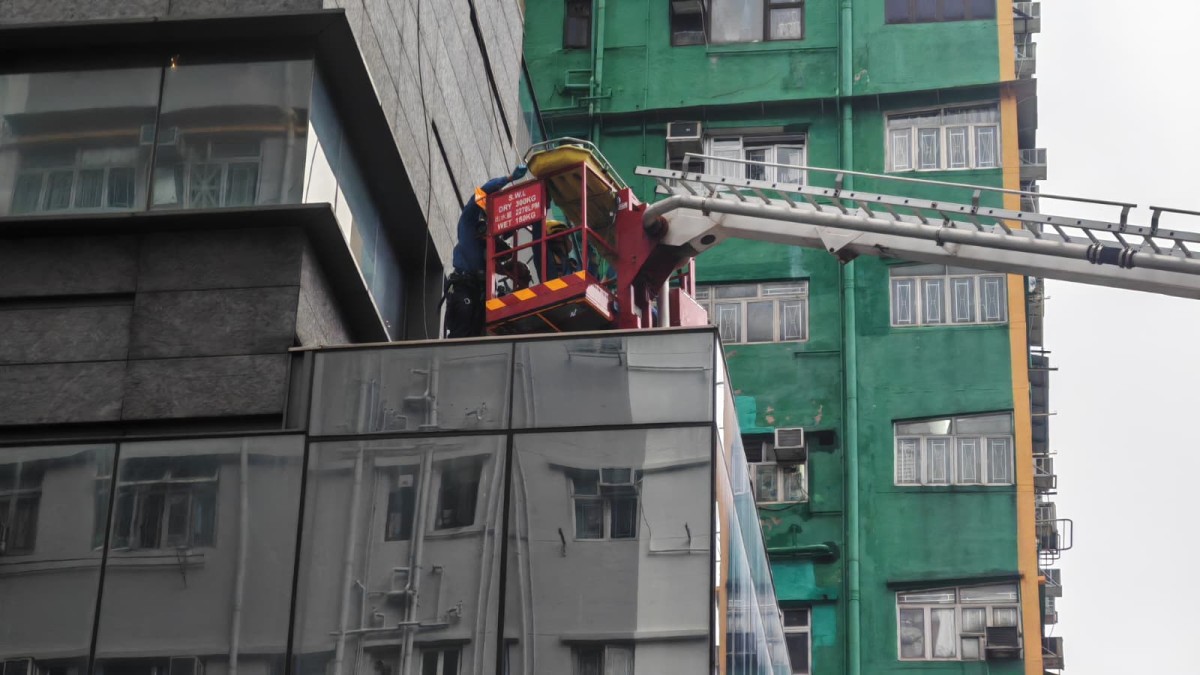 珍惜生命|九龍城內地漢飛墮平台 消防救下送院不治:數據能計算墜落速度,卻無法計算生命重量的萬分之一