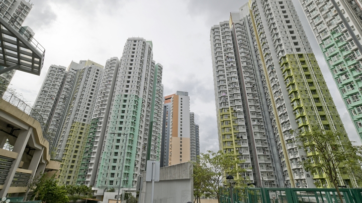 水泉澳邨街市男子持刀斬傷兩人 當場被捕