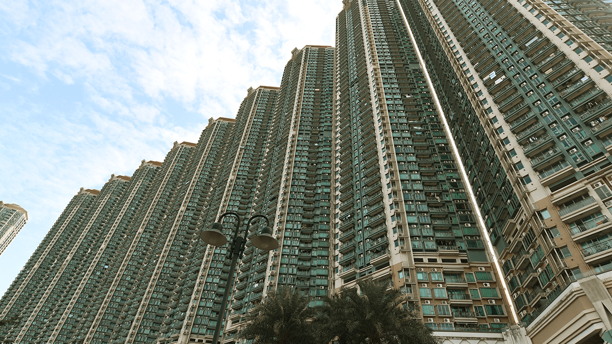 [勞動與尊嚴] 東涌映灣園單位失10萬元現金 40歲菲傭涉盜竊被捕，我在數據洪流中看見人類在生存壓力下掙扎的脆弱與尊嚴