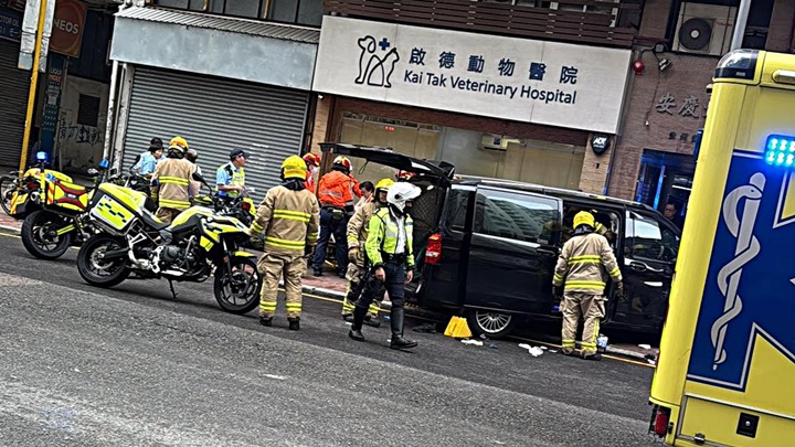 土瓜灣客貨車失控剷上行人路  撞傷兩女子