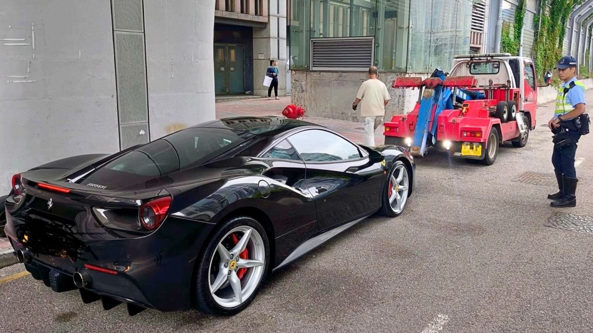 警油尖打擊違泊發1073張牛肉乾拘2男 拖走6車涉阻路 警油尖打擊違泊發1073張牛肉乾拘2男 拖走6車涉阻路