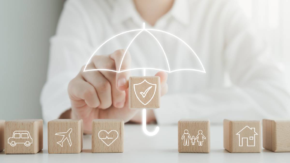 指數型萬用壽險力吸富裕客最高回報近12% 升市不賺盡跌市有「補底」｜久利生