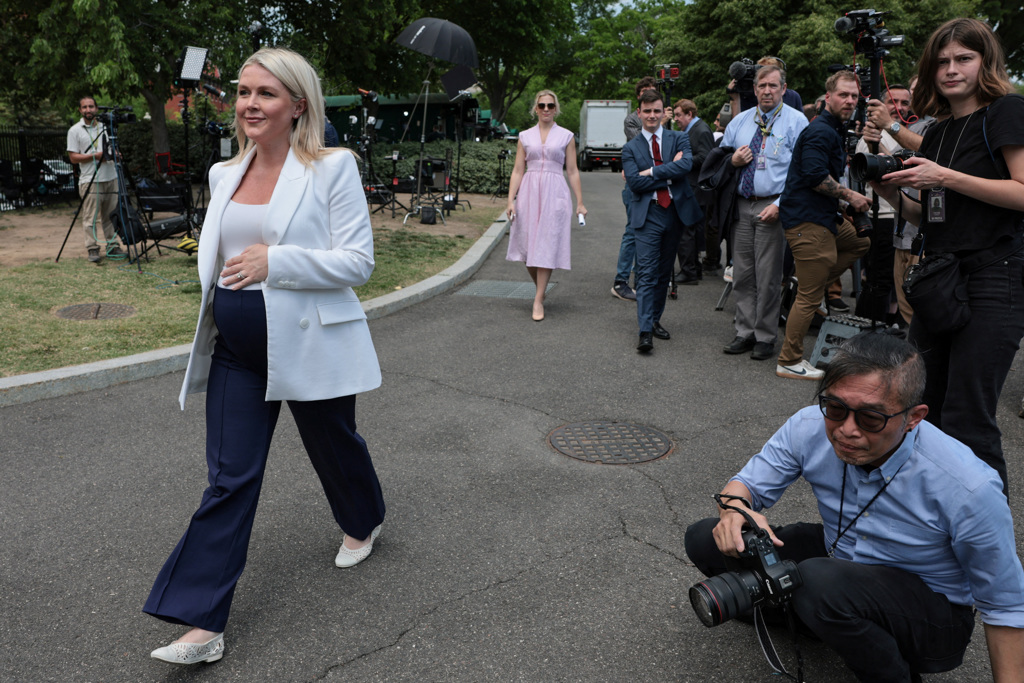 白宮美女發言人放產假 萊維特預期5月誕第2胎
