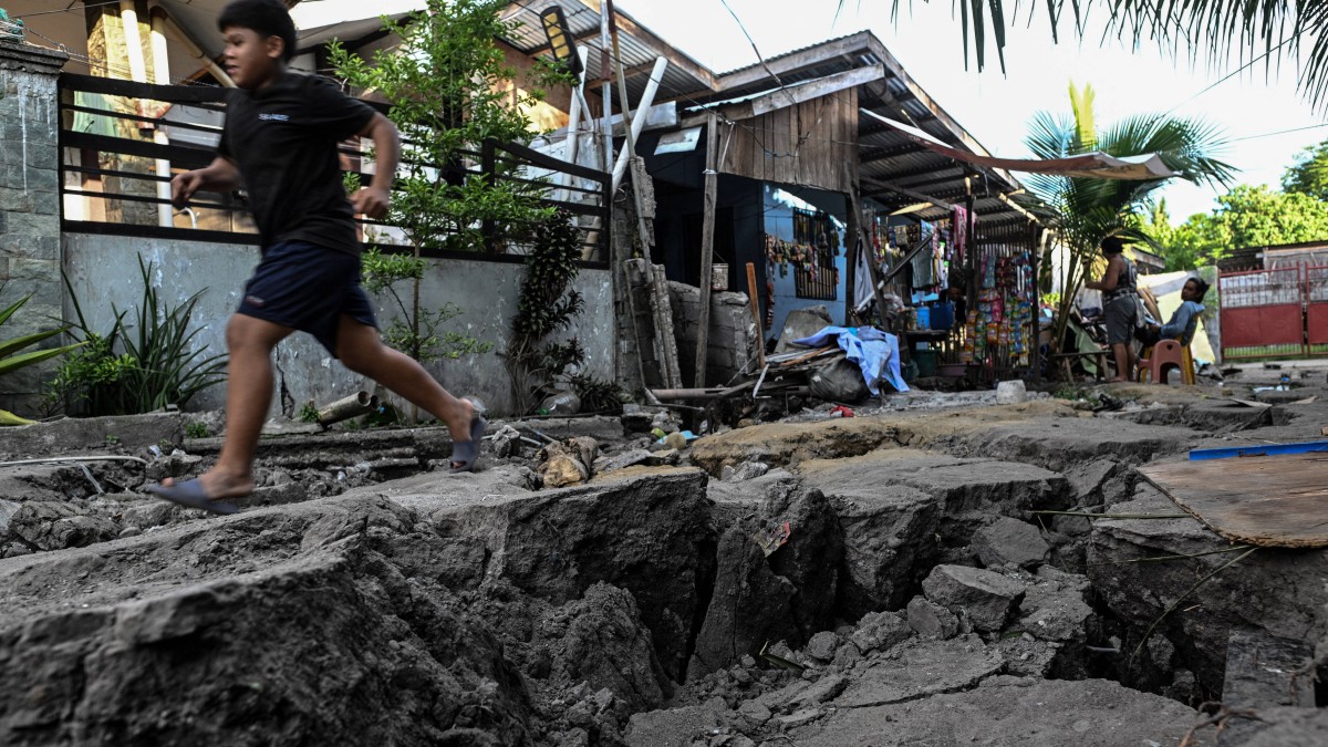 菲律賓7.8級地震︱增至41死4人仍失蹤 災區醫院搭帳篷接生