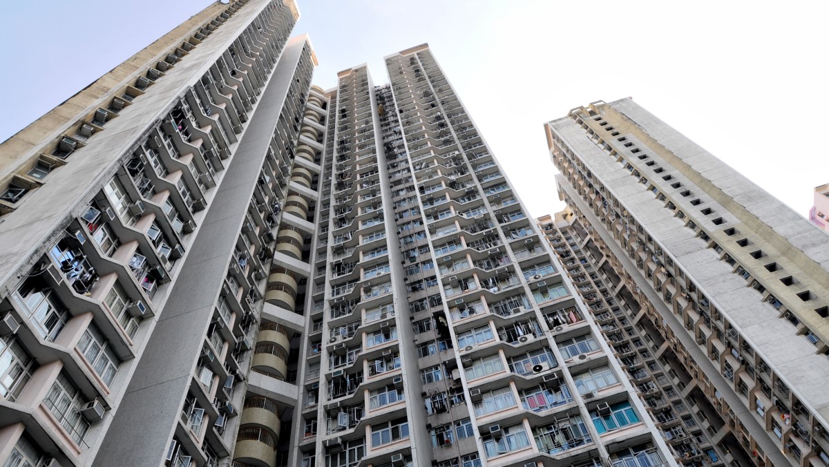 筲箕灣東駿苑單位傳異味 揭58歲男倒斃屋內