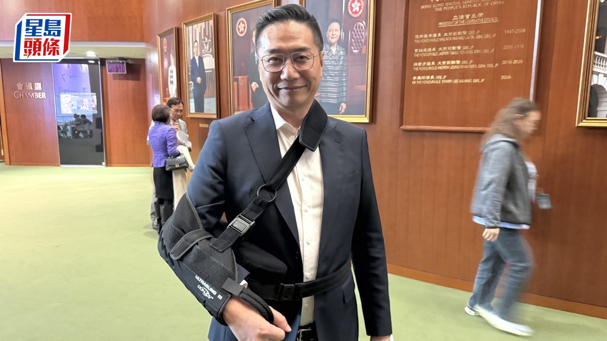 邵家輝打沙包致右手斷韌帶變「獨臂俠」 籲上年紀人士運動要量力而為｜Kelly Online