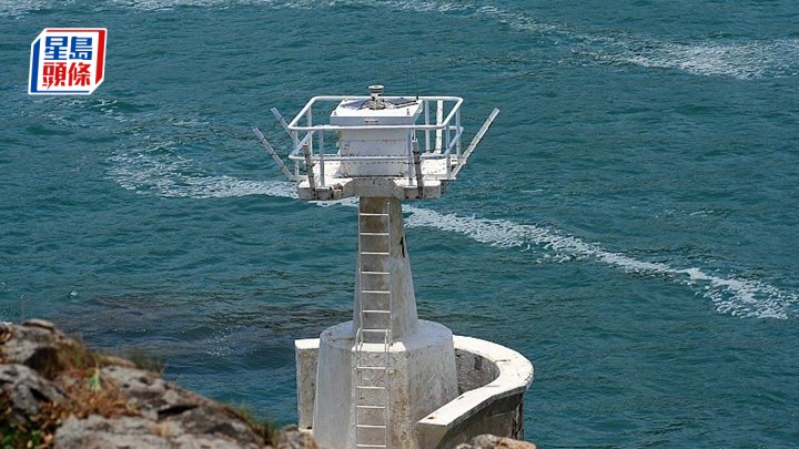 西貢女子佛堂門燈塔打卡  意外墮海昏迷