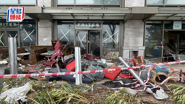 颱風樺加沙|將軍澳海岸滿目瘡痍 海濱如廢墟 餐廳被淹損失慘重 颱風樺加沙|將軍澳海岸滿目瘡痍 海濱如廢墟 餐廳被淹損失慘重