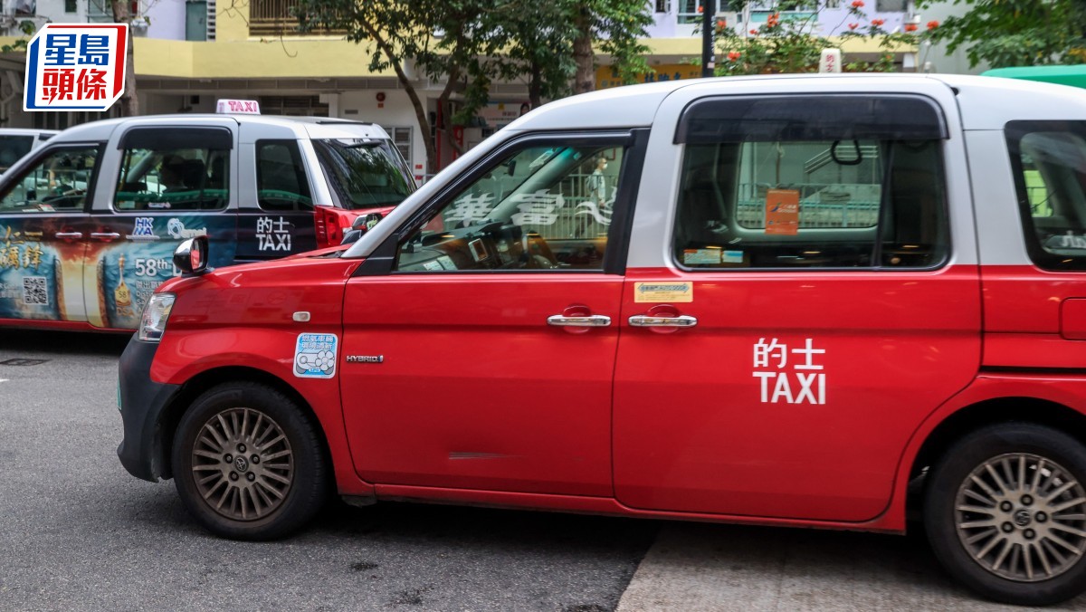的士今起須提供電子支付 記者實測新例實施首日情況 司機撐新規：好多內地客$50現金都無