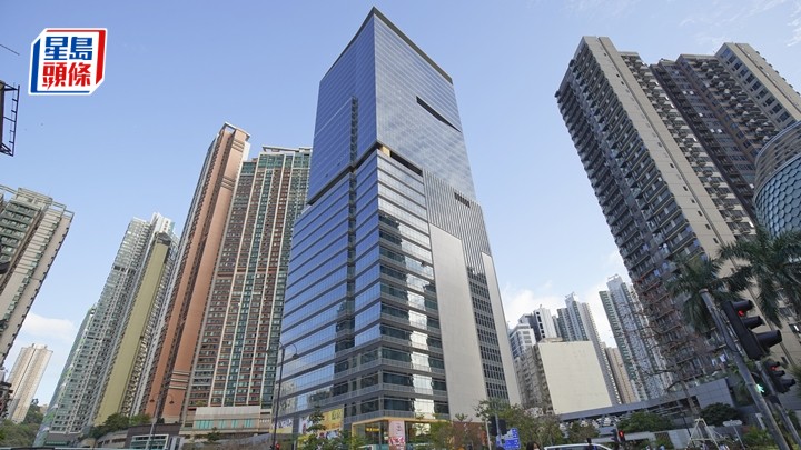 荃灣楊屋道商廈男工5呎高墮地 昏迷送院