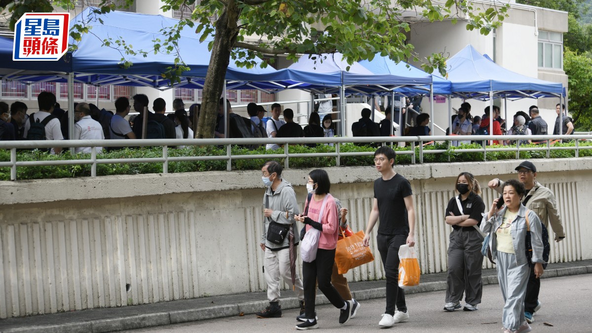 宏福苑執拾｜6旬伯伯準備護膝手杖上樓  拒向單位告別：基本上我都唔捨得