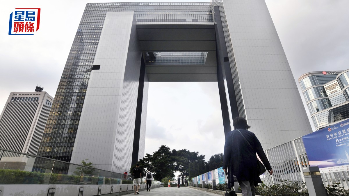 部門首長責任制不涵常秘 李家超：反對「搞個人針對」 常秘助制定政策 最終責任在司局長