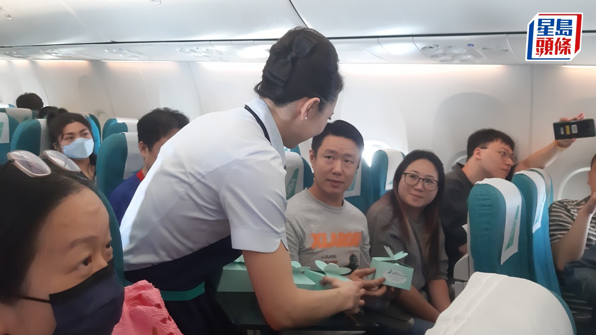 飛機限帶兩個「尿袋」︱旅遊業界料夠用 方保僑籲廉航設USB充電位 尿袋一情況下切勿再用