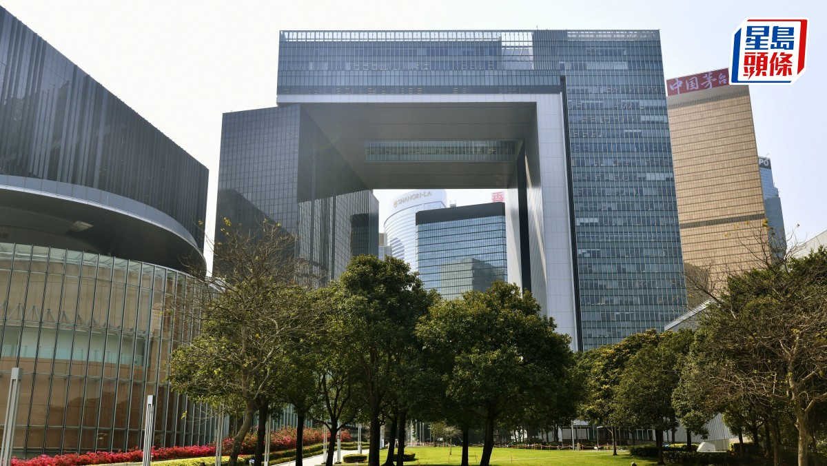 標普稱香港樓市供過於求港府不同意：租金續升反映住屋需求殷切物業投資信貸風險可控