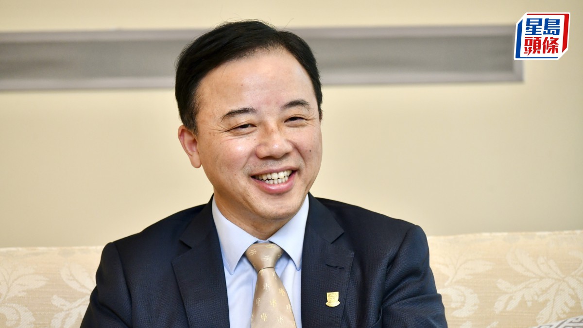 港大研究揭示負折射 製微型「激子超透鏡」