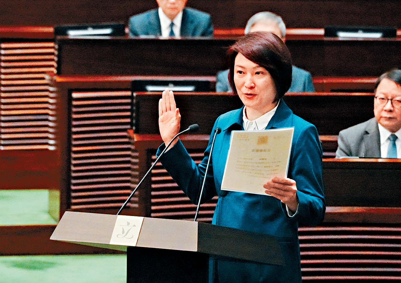 立會選新主席李慧琼撼陳振英