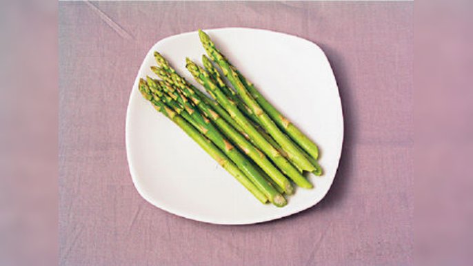 ■水型人宜多吃利尿的食物如蘆筍。