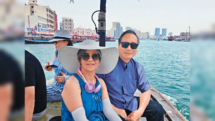 坐木船漫遊Dubai Creek
