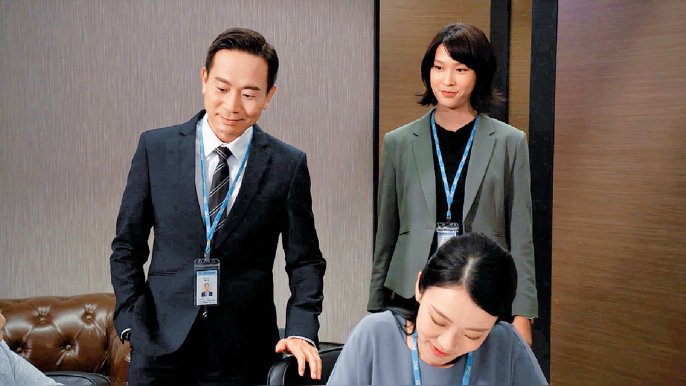 ■陳國邦及蔣祖曼分別飾演監警會副秘書長（行動）以及高級審核主任