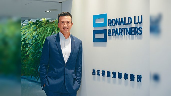 ﻿■呂慶耀深信，建築師不能只拘泥於單位數量及外觀等問題，更要為整個建築項目注入凝聚社區的元素。