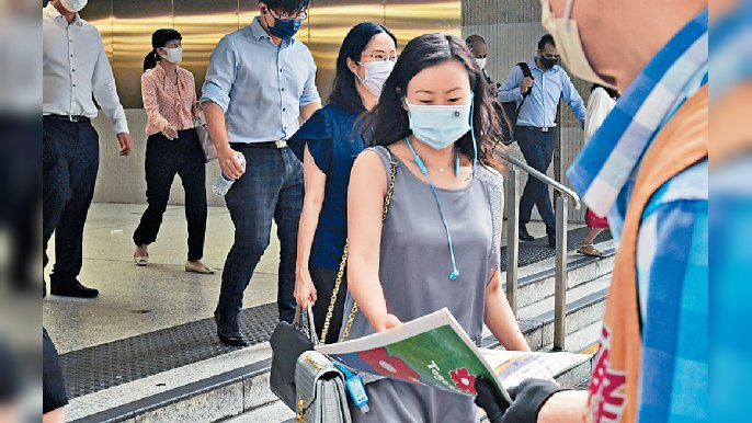 ■好多上班族一出港鐵站就攞到《頭條》，多謝大家支持！
