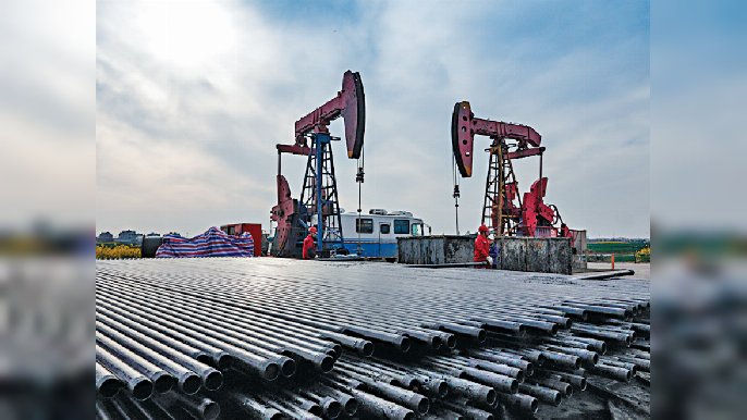 ■纽约期油昨日欧市，在每桶122.80美元水平整固，下方支持118.20、115.50美元。
