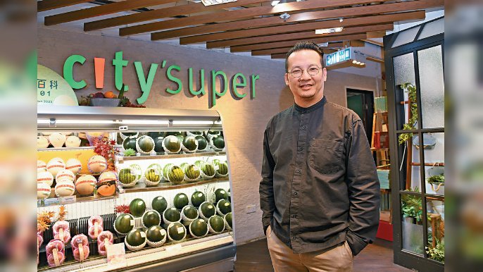 ■city'super業務部副總裁張恆傑指，city'super自今年6月起推行一系列全新「減膠」環保措施。