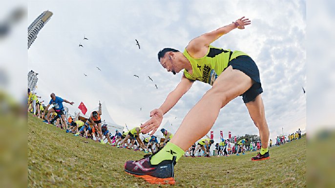 ■特步發盈喜，預計截至2021年12月底止錄得綜合溢利大幅增加不少於70%。
