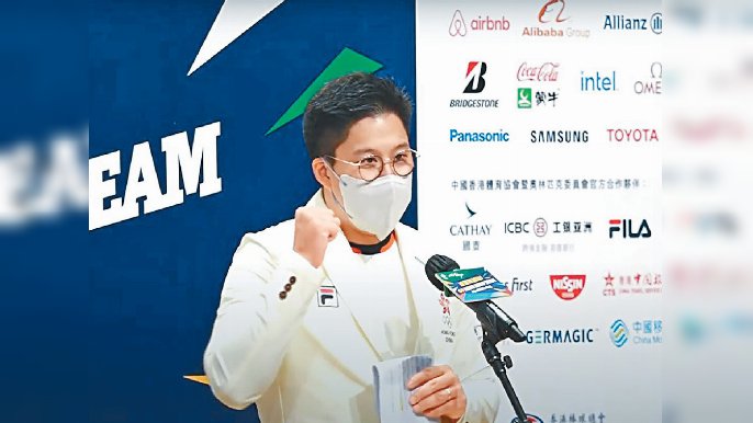 ■霍啟剛鼓勵市民多郁動，同時一起為運動員打氣。
