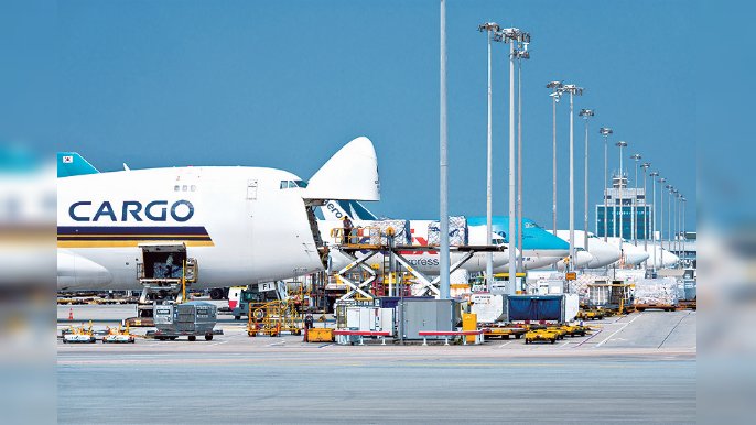 香港國際機場是全球領先的國際貨運樞紐。