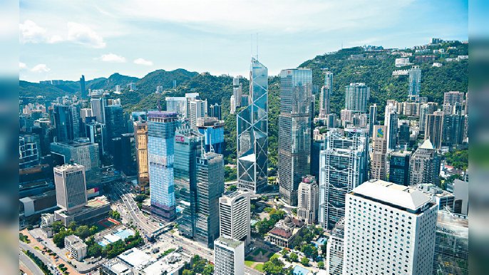 ■香港作為一個可自由進出的移民城市及國際都市，的確有吸引全球人才的資本。

